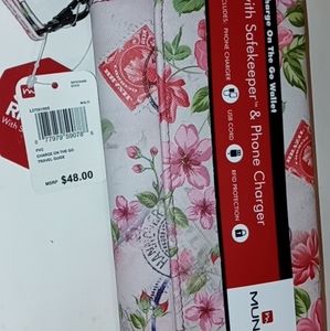 NWT Mundi phone charging wallet.